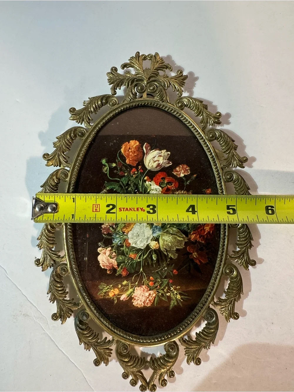 Victorian Set Of 2 1900-1920 Hanging Metal Oval Framed Floral Bouquet Italy